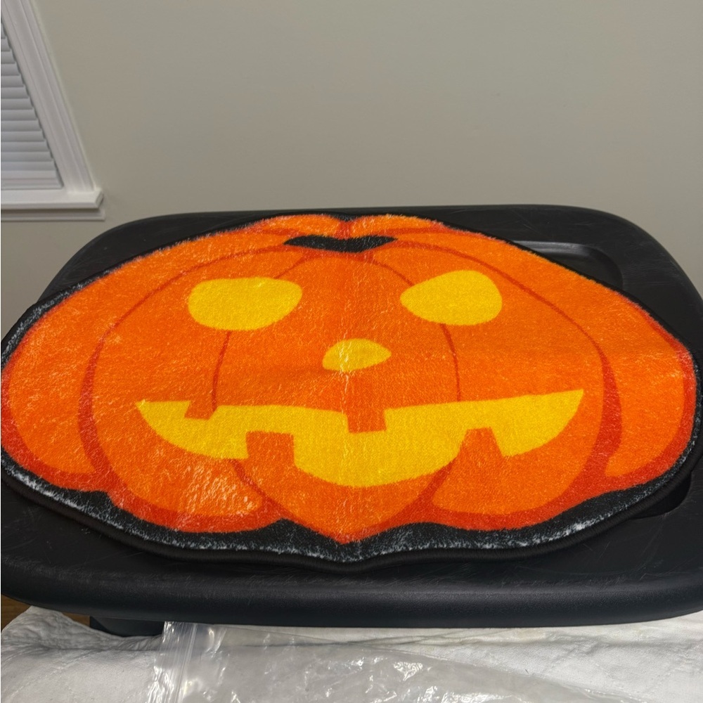Halloween Pumpkin Rug - Picture 4 of 4
